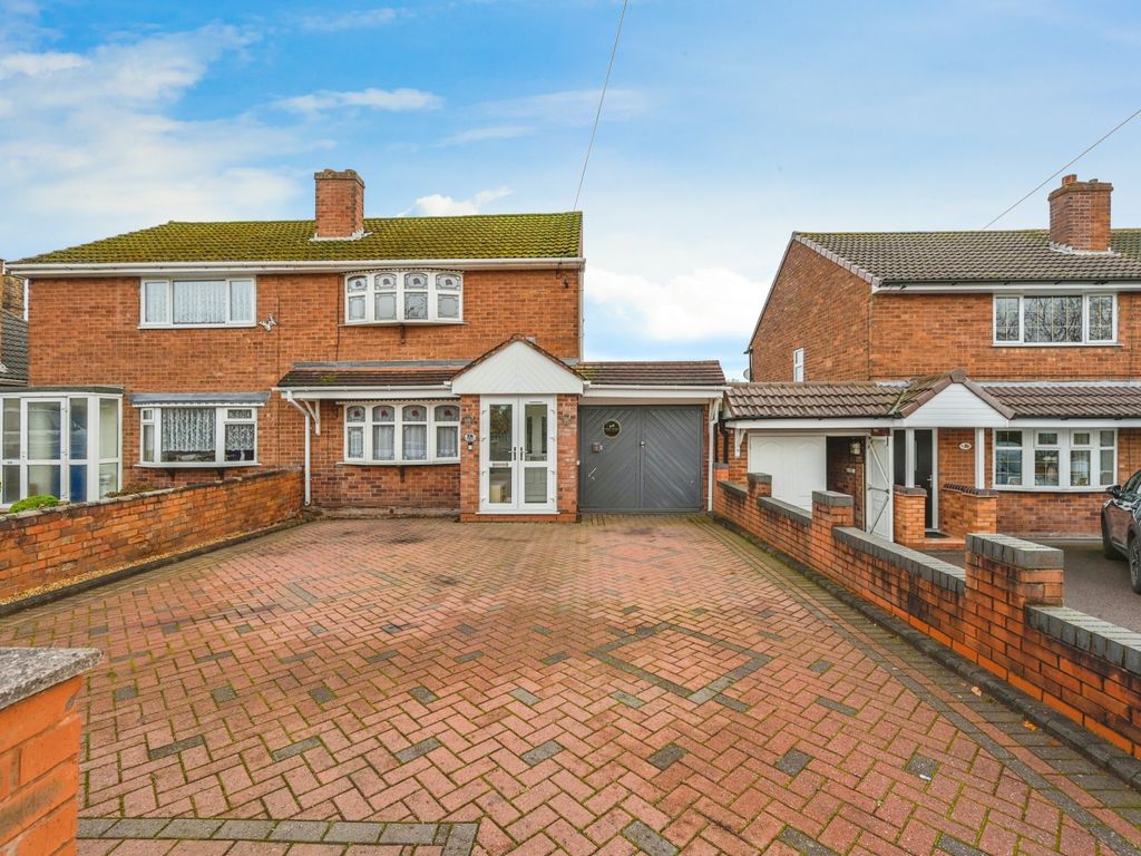 3 bed semidetached house for sale in Burntwood Road, Norton Canes