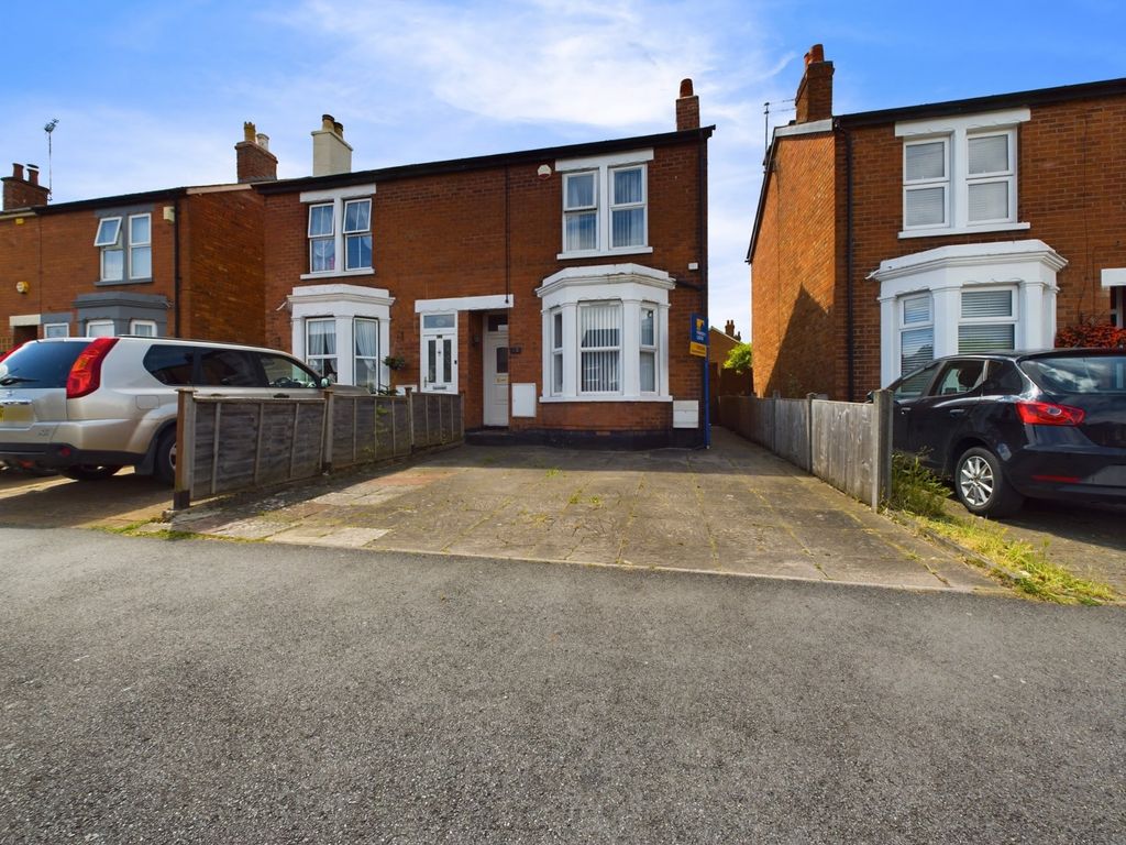 3 bed semidetached house for sale in Cotteswold Road, Gloucester