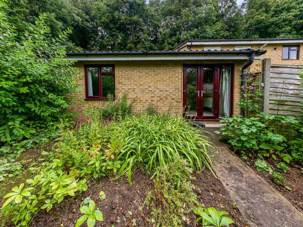 1 bed semidetached bungalow for sale in Ranston Close, Denham