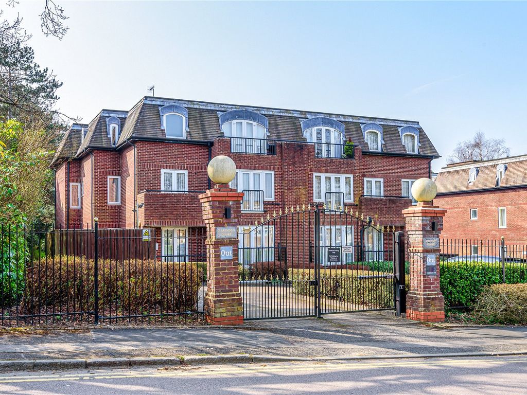 3 bed flat for sale in Eastbury Avenue, Northwood, Middlesex HA6 Zoopla
