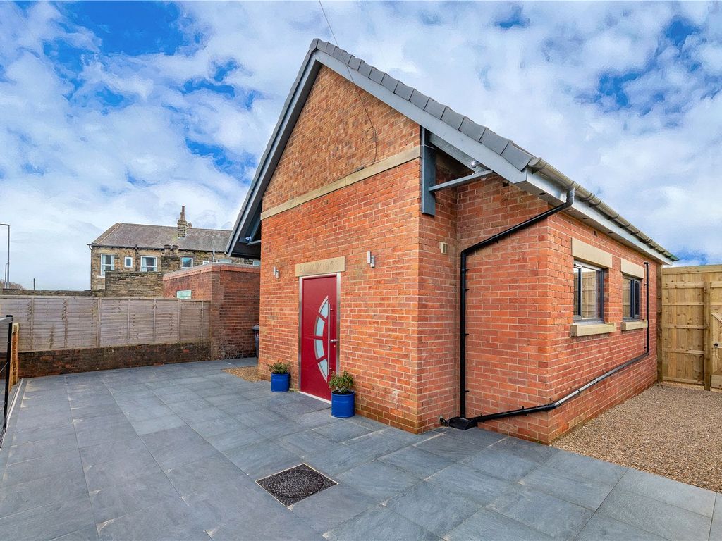 3 bed detached house for sale in The Pumphouse, Soothill Lane, Soothill