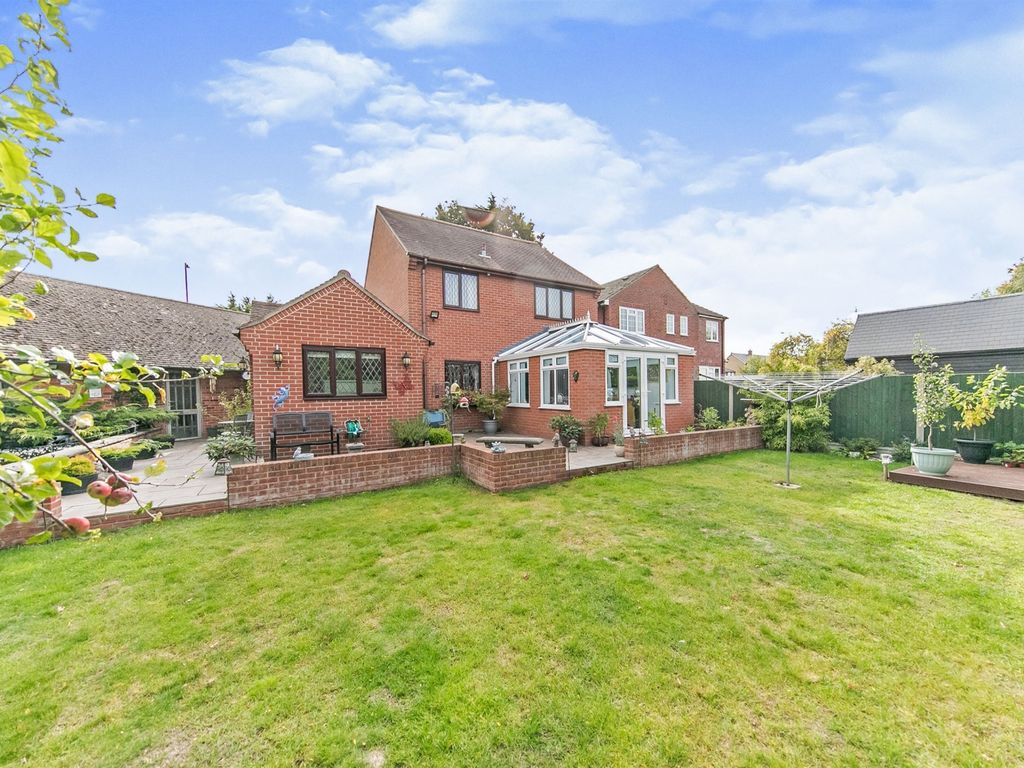 Ipswich Road, Colchester CO4  