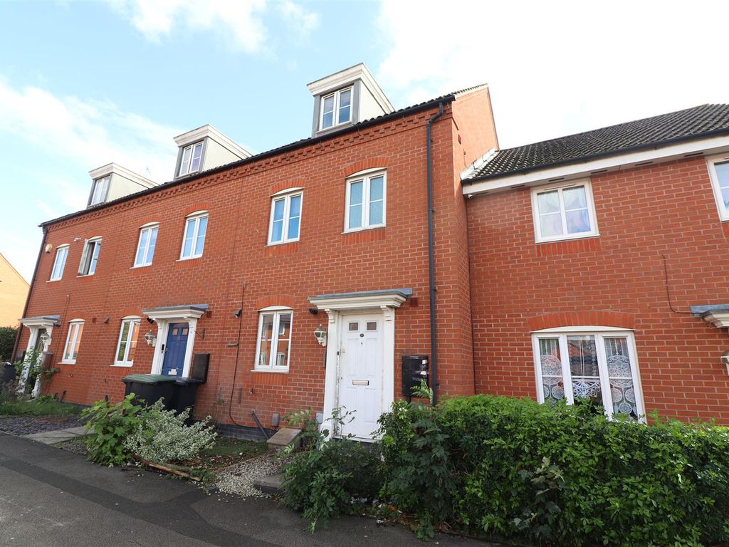 3 bed town house for sale in Maye Dicks Road, Rushden NN10, £260,000