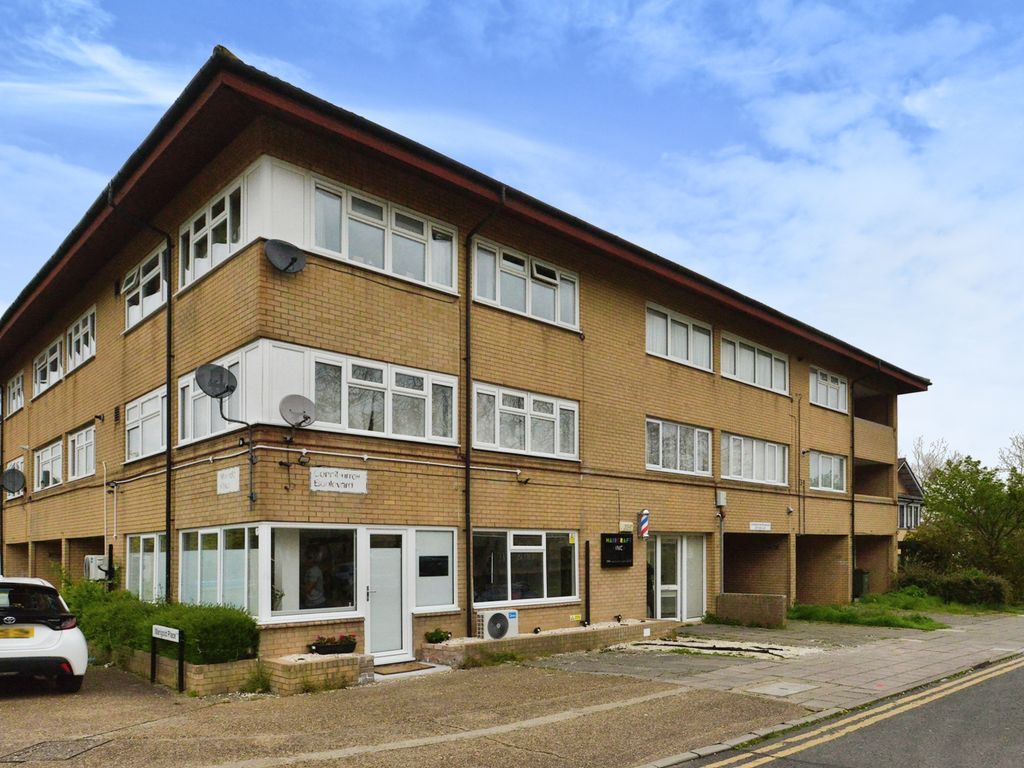 1 bed flat for sale in Conniburrow Boulevard, Conniburrow, Milton