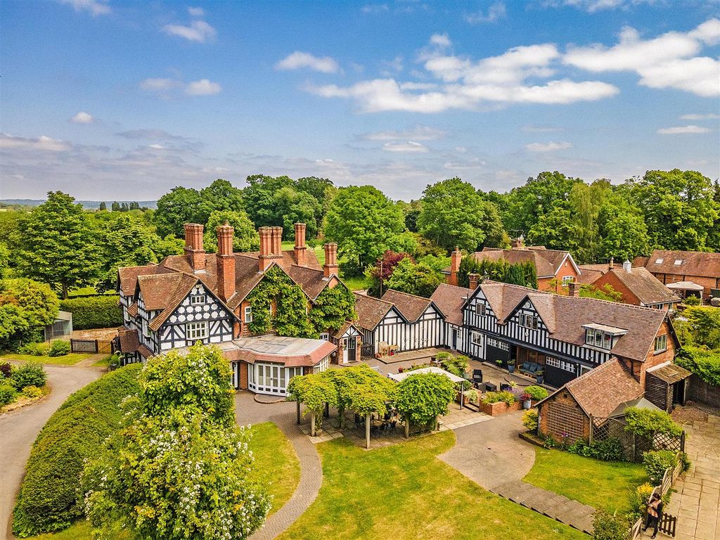 7 bed detached house for sale in Barston Lane, HamptonInArden