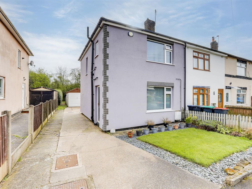 3 bed end terrace house for sale in Abbots Road, Hucknall