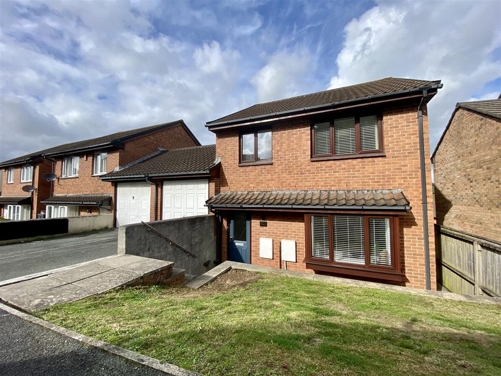 3 bed linkdetached house for sale in Greenwood Park Road, Plympton