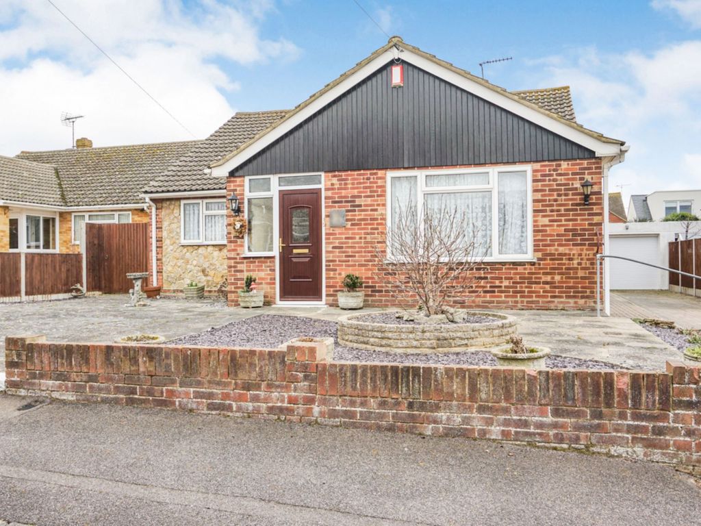 3 bed bungalow for sale in Kendal Rise, Broadstairs CT10, £425,000 Zoopla