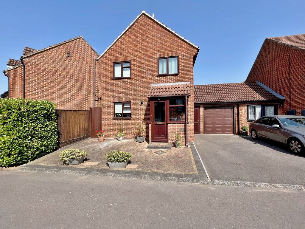 3 bed detached house for sale in The Warren, Abingdon OX14 Zoopla