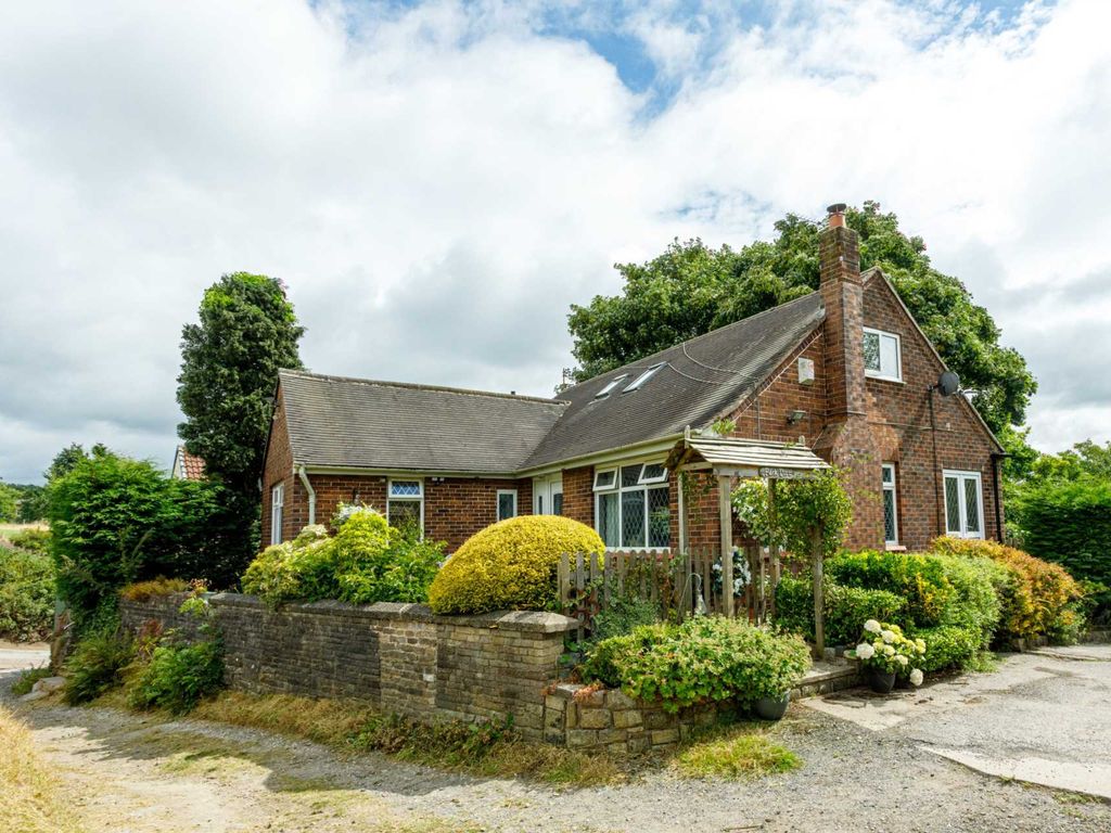 4 bed detached house for sale in Chadderton Fold, Chadderton OL1 Zoopla