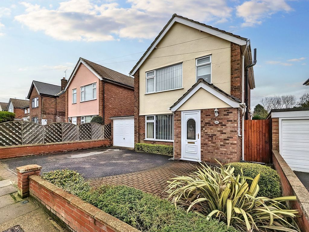 3 bed detached house for sale in Larchcroft Road, Ipswich IP1, £335,000