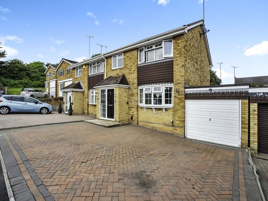 3 bed semidetached house for sale in Pinks Hill, Swanley, Kent BR8