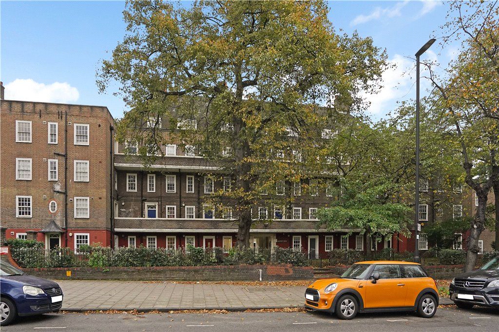 Albion Avenue, Battersea, London SW8