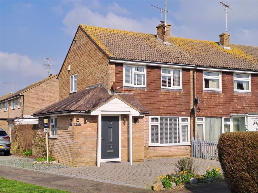 3 bed end terrace house for sale in Kirdford Close, Rustington, Littlehampton BN16, £385,000