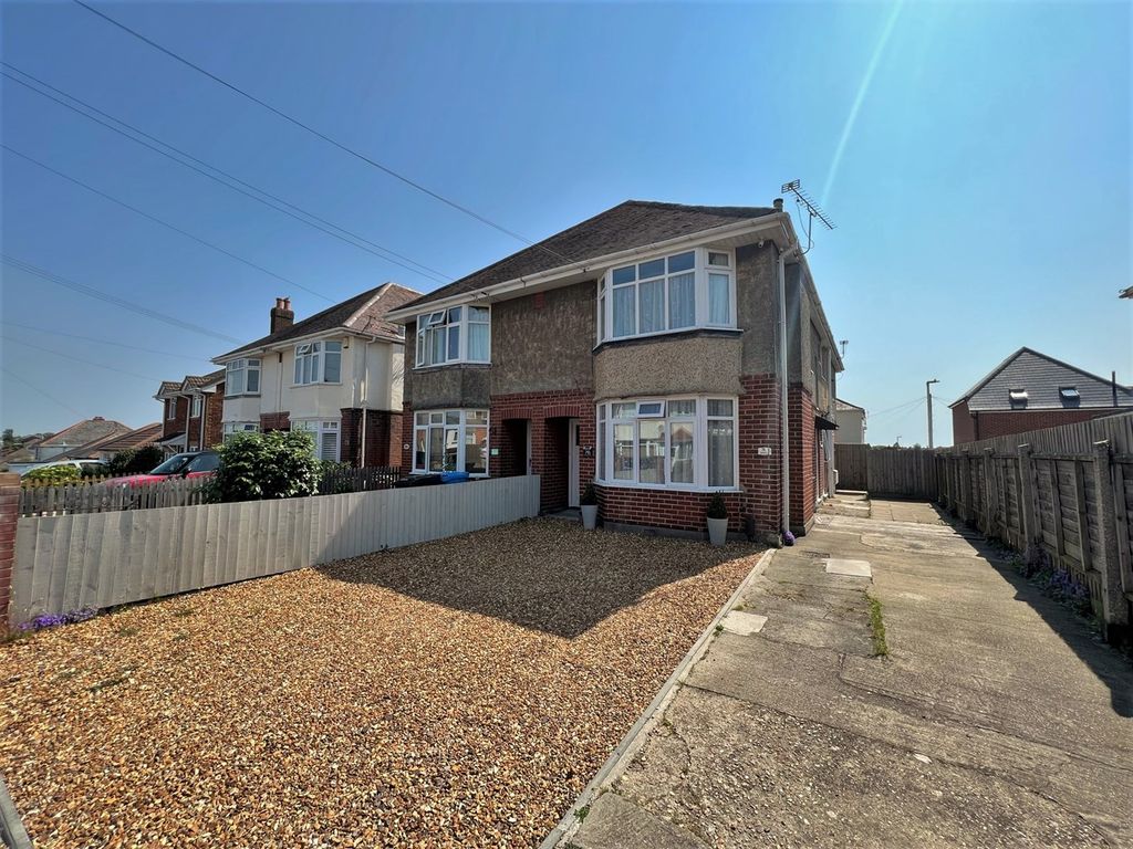 2 bed flat for sale in Cranbrook Road, Parkstone, Poole BH12 Zoopla