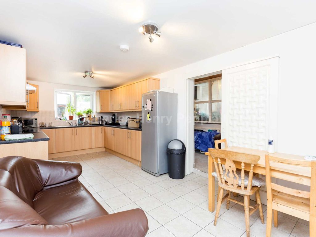 3 bed terraced house for sale in Whittington Road, London N22 Zoopla