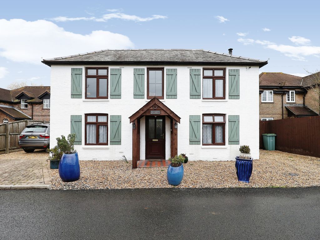 4 bed detached house for sale in New Road, Porchfield, Newport PO30