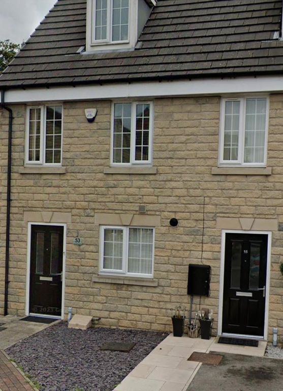 3 bed terraced house to rent in Newhall Park Drive, Bradford BD5, £