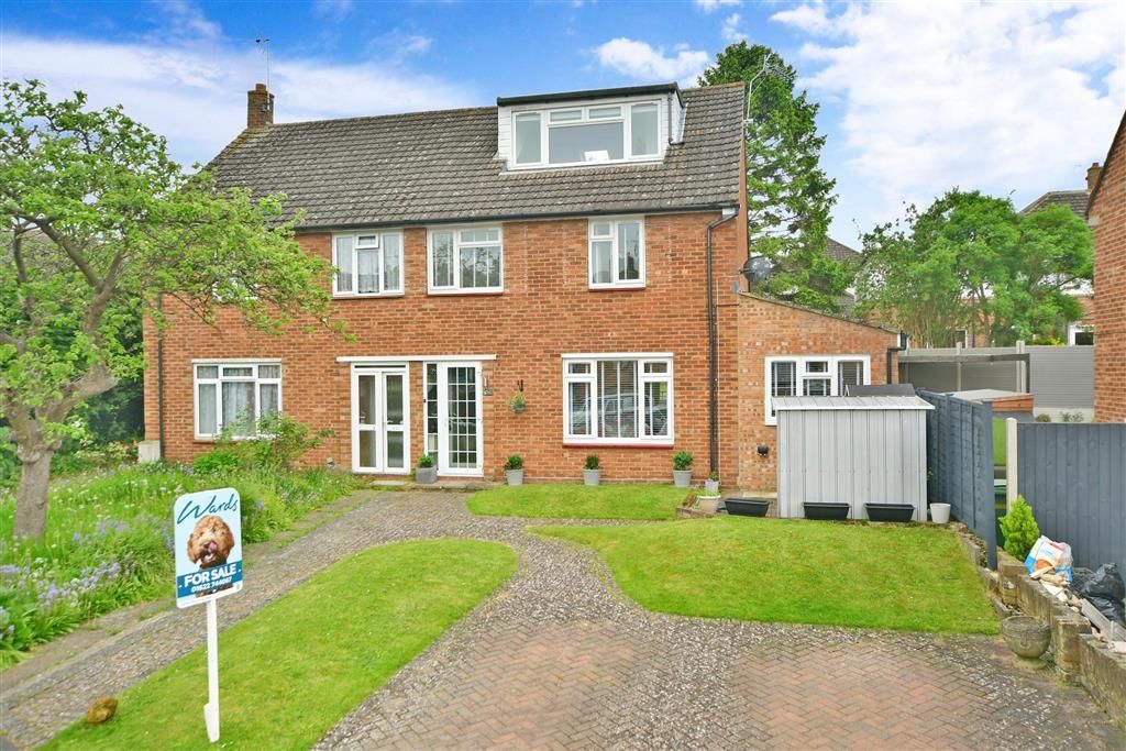 4 bed semidetached house for sale in Sheppey Road, Maidstone, Kent