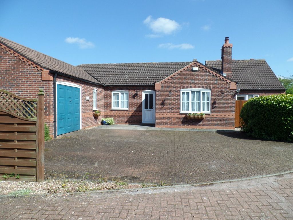 5 bed bungalow for sale in Chapel Lodge Drive, NormanbyBySpital, Market Rasen LN8 Zoopla