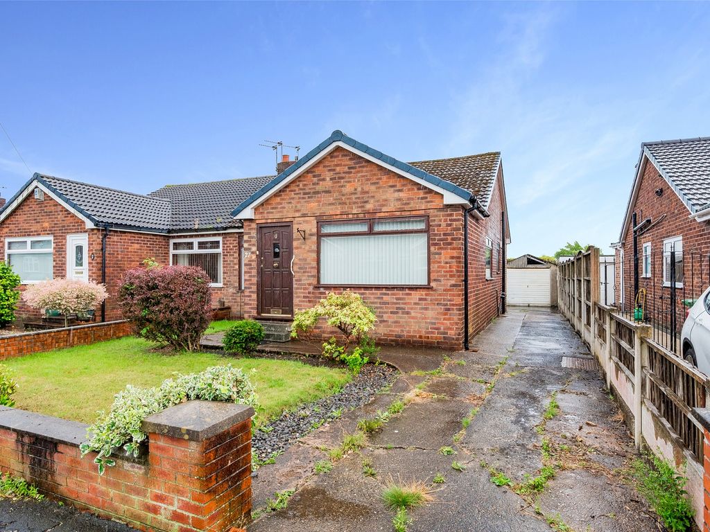 2 bed semidetached bungalow for sale in Ashgrove Crescent, Billinge