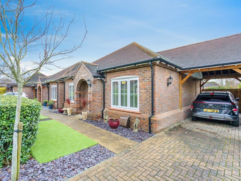 2 bed detached bungalow for sale in Nightingale Lane, Barnham, Bognor