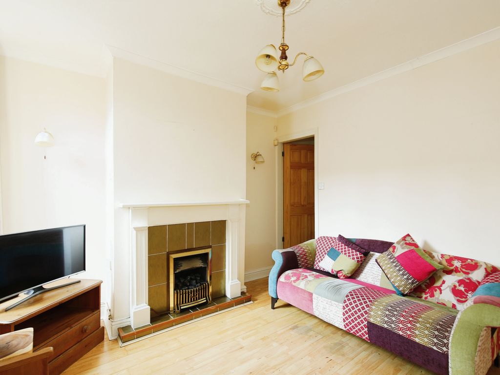 2 bed end terrace house for sale in Road East, Porthill