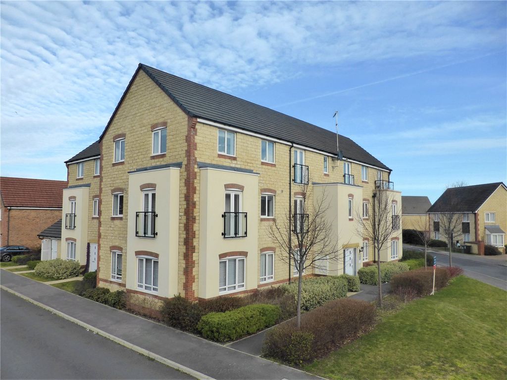 2 bed flat for sale in Cherry Tree Road, Harwell, Didcot, Oxfordshire