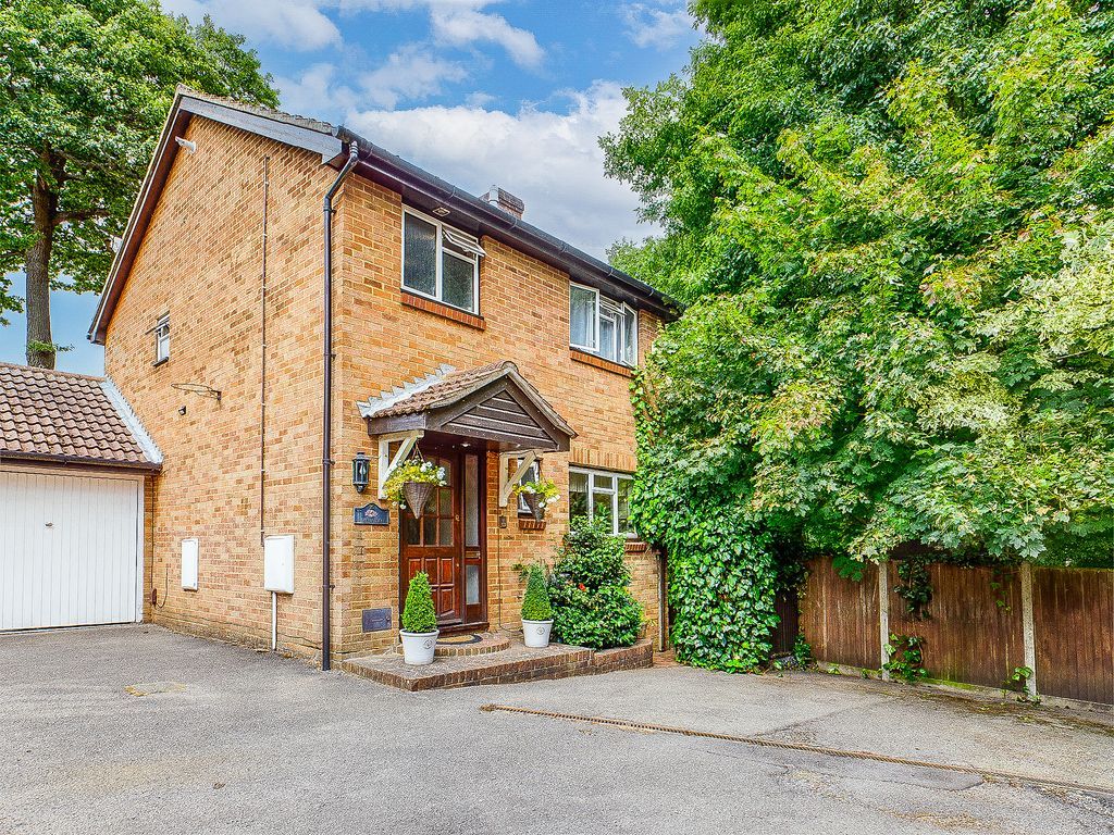 3 bed detached house for sale in Oaks Dene, Walderslade, Chatham ME5