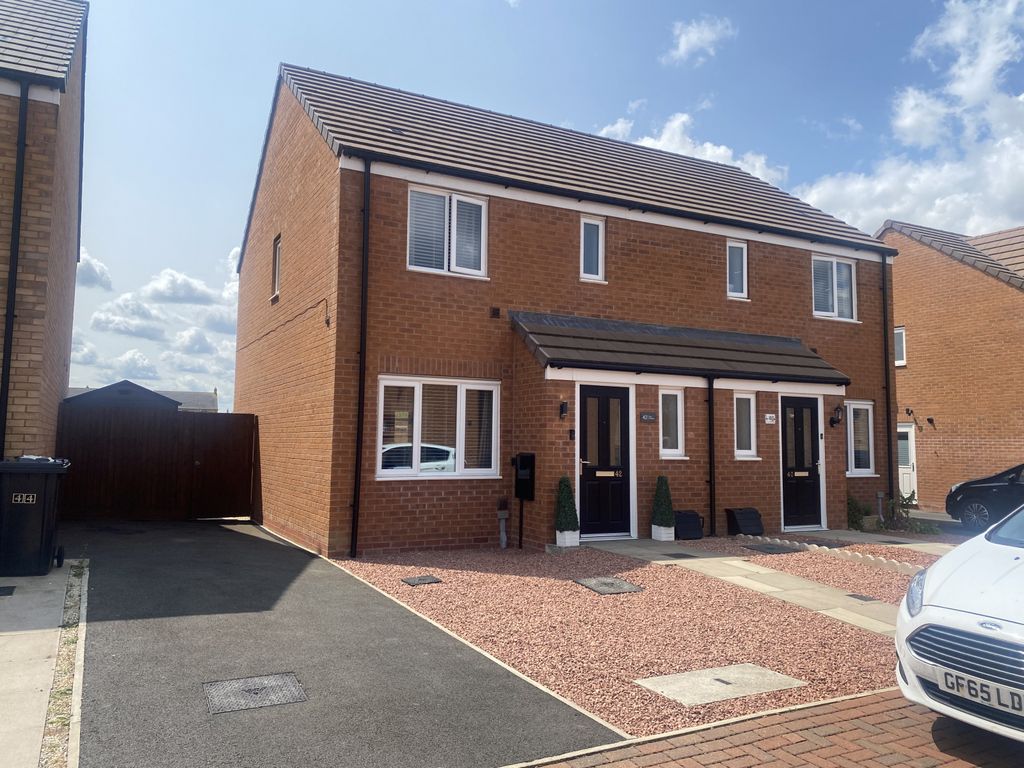 3 bed semidetached house for sale in The Stables, Stanground