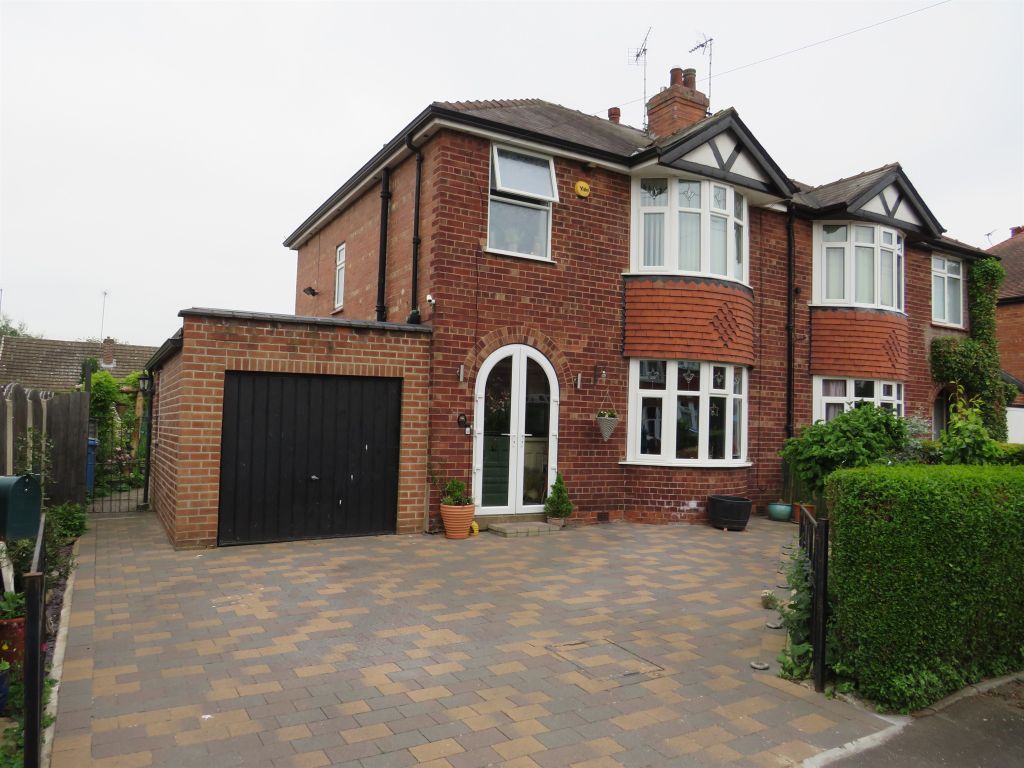 3 bed semidetached house for sale in Vernon Avenue, Retford DN22, £