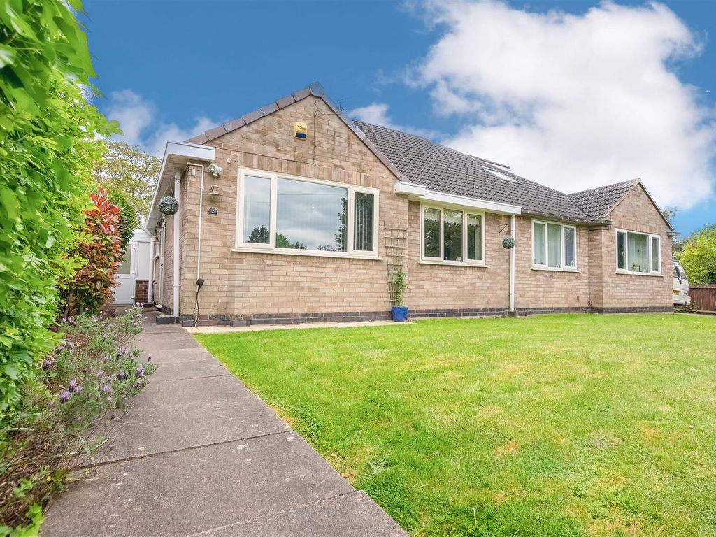 3 bed semidetached bungalow for sale in The Doglands, Whitnash