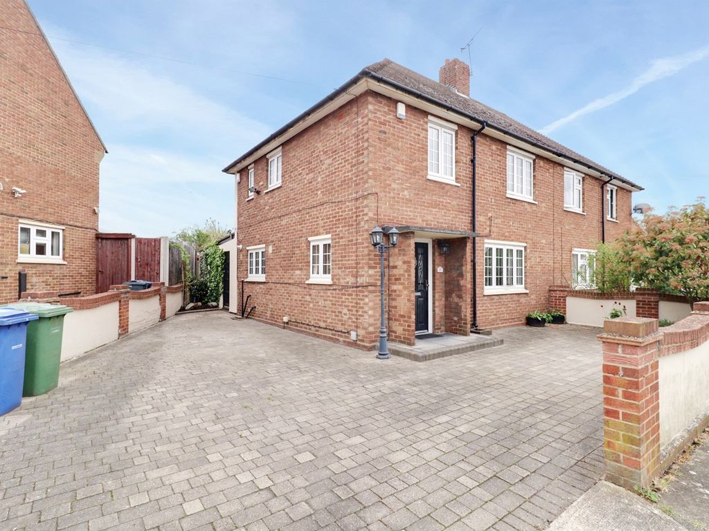 3 bed semidetached house for sale in Love Lane, Aveley RM15 Zoopla