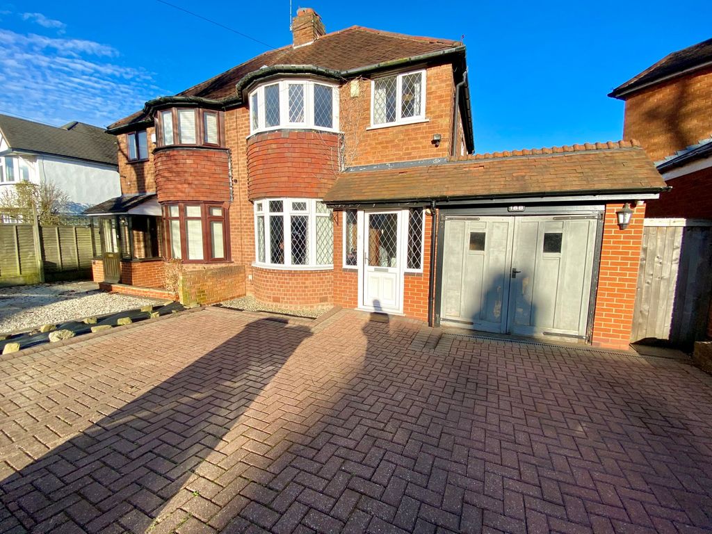 3 bed semidetached house for sale in Stroud Road, Shirley, Solihull