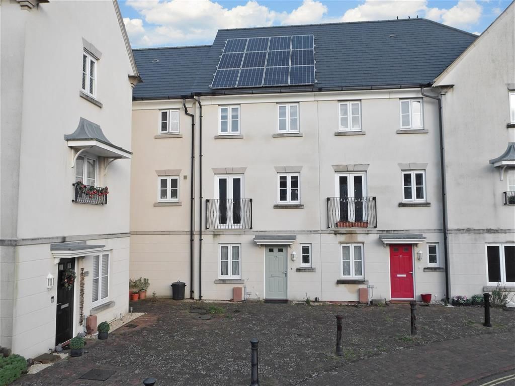 4 bed town house for sale in Elbridge Avenue, Bognor Regis, West Sussex