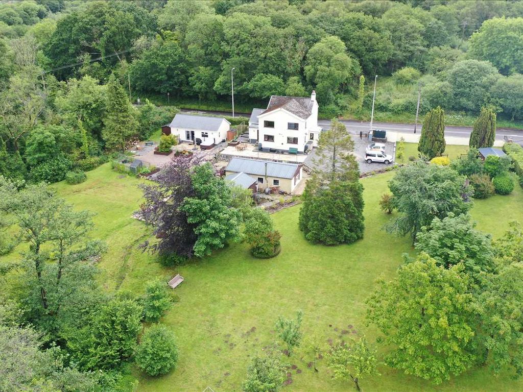 5 bed property for sale in Dan Y Lan, Drefach, Llanelli SA14, £599,950