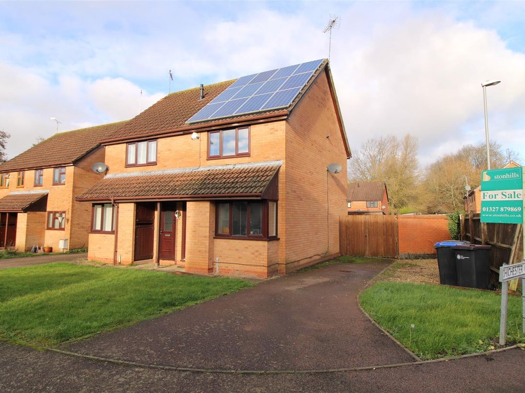 2 bed property for sale in Chichester Close, Daventry NN11, £205,000