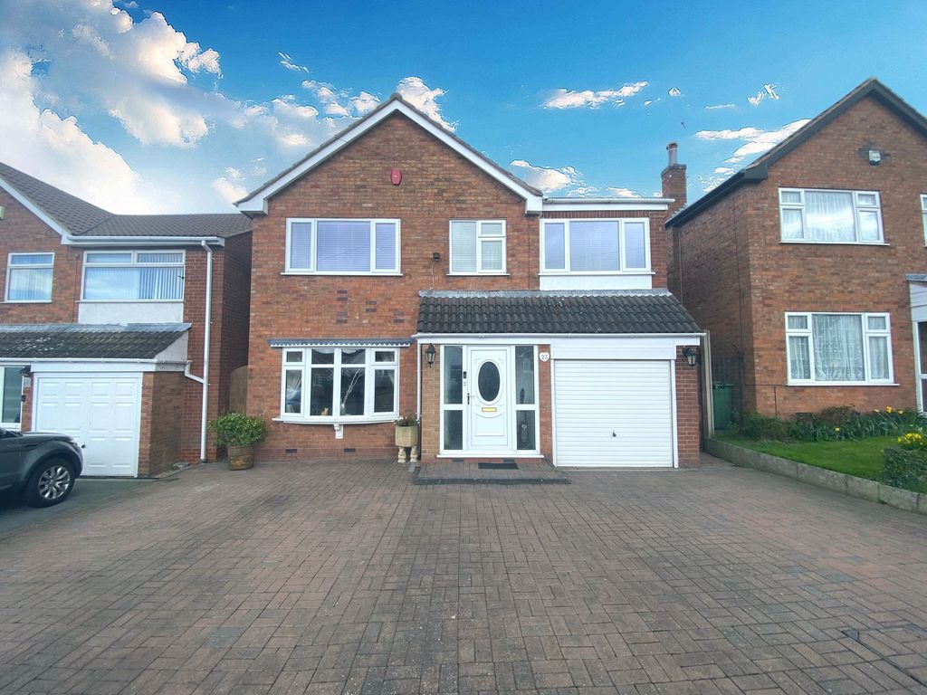 4 bed detached house for sale in Pennine Way, Nuneaton CV10 Zoopla