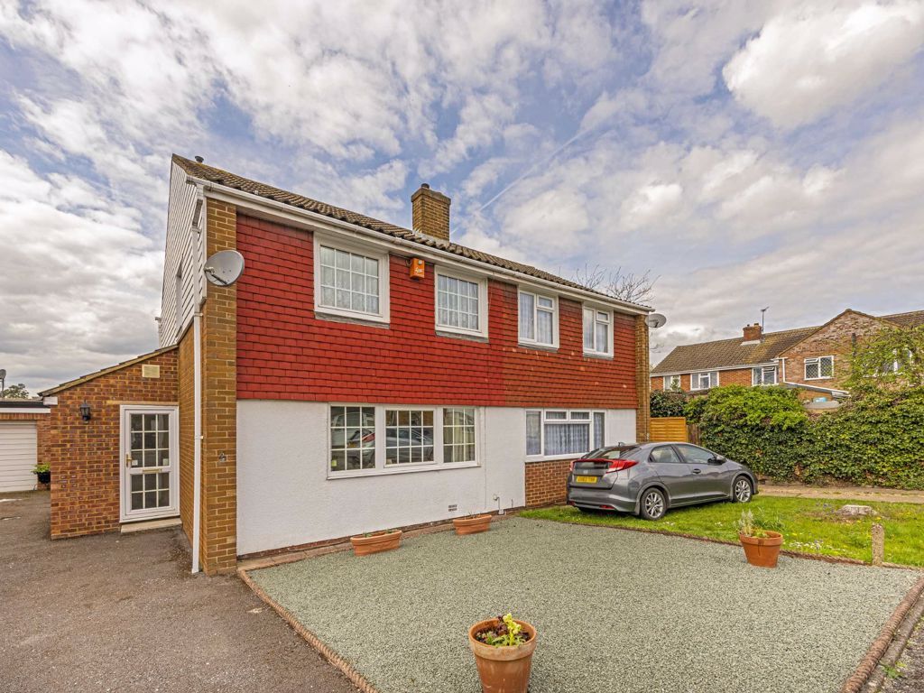 3 bed semidetached house for sale in Seymour Way, SunburyOnThames TW16 Zoopla