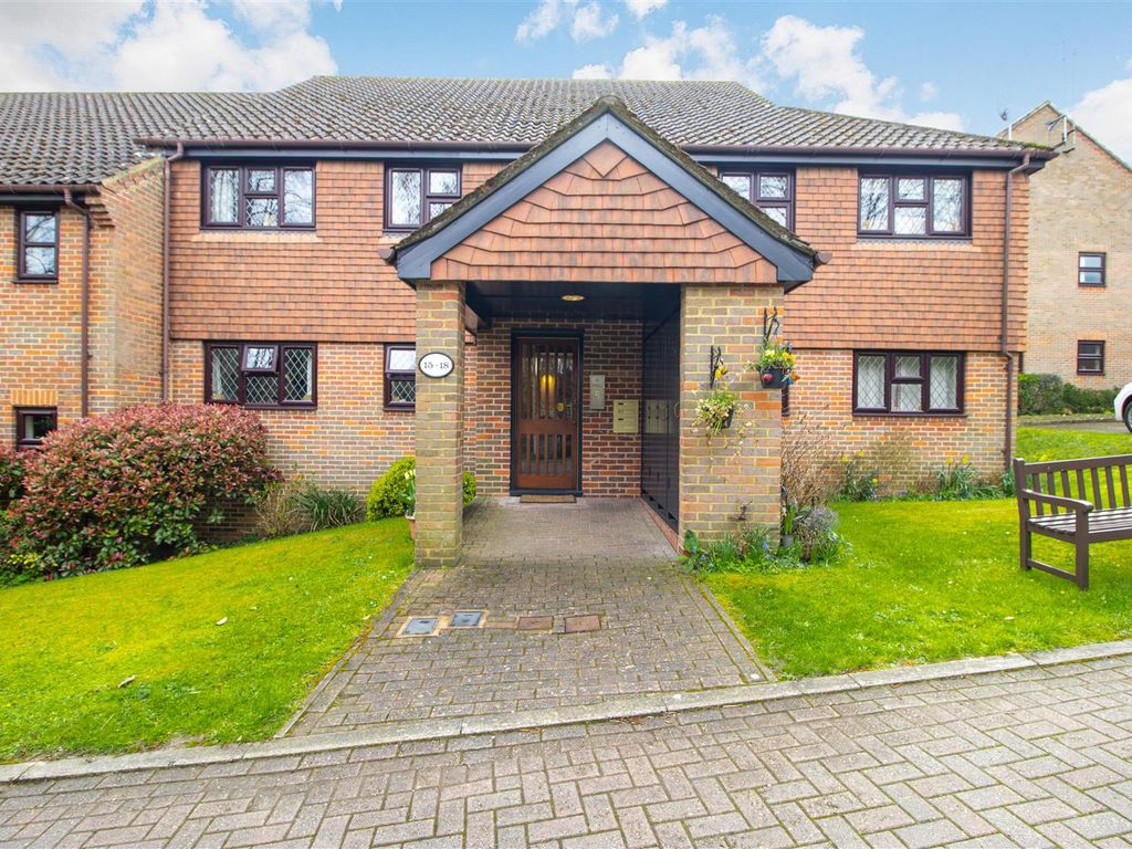 2 bed flat for sale in Turneys Orchard, Chorleywood, Rickmansworth WD3 Zoopla