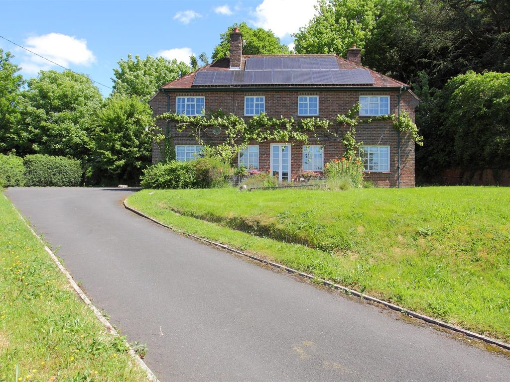 4 bed detached house to rent in Shaston Road, Stourpaine, Blandford