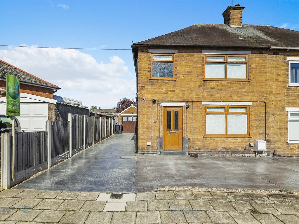 3 bed semidetached house for sale in Rockwood Crescent, Hucknall