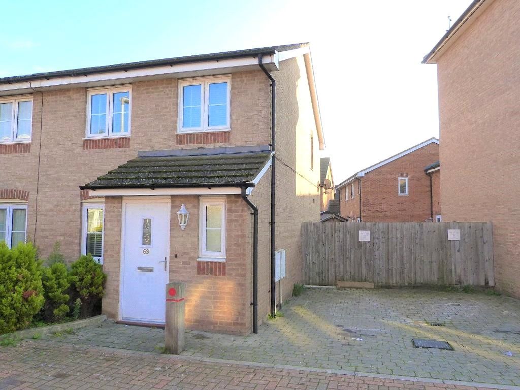 3 bed semidetached house for sale in Nine Acres Close, Hayes