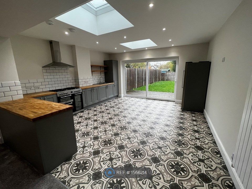 2 bed terraced house to rent in Gravel Lane, Chigwell IG7 Zoopla