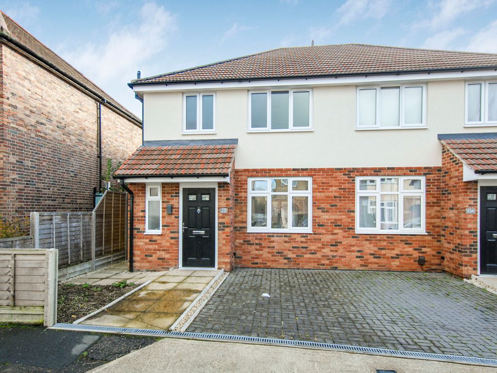 3 bed semidetached house to rent in Wilmar Close, Uxbridge UB8, £1,975