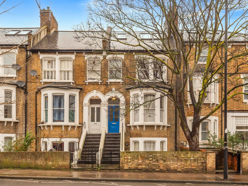 3 bed flat for sale in Tufnell Park Road, Tufnell Park N19, £765,000