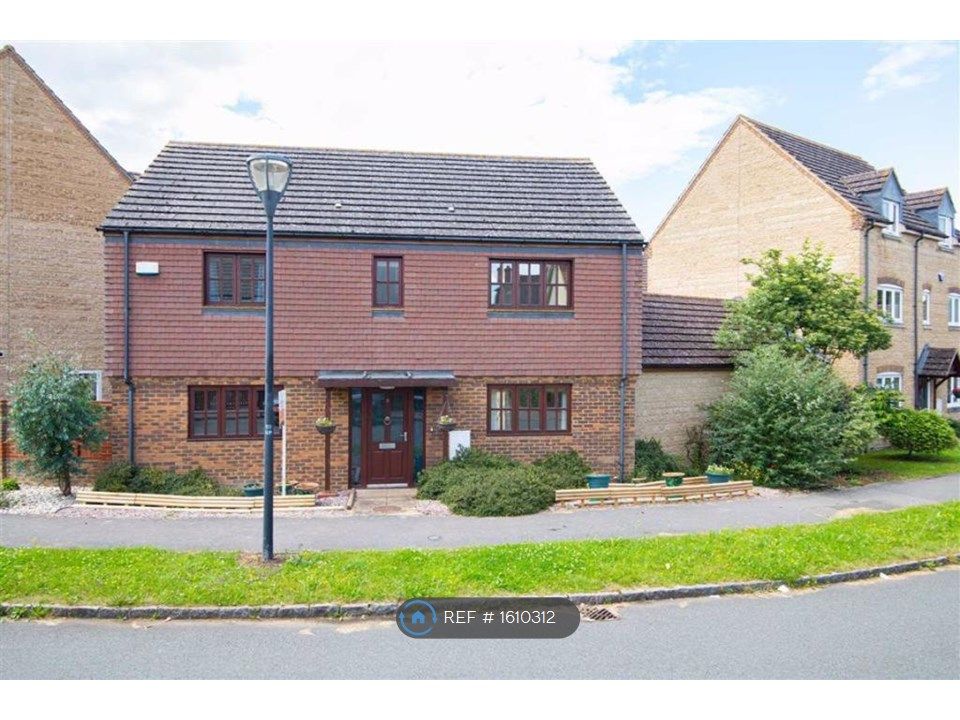 4 bed detached house to rent in Goldhawk Road, Monkston Park, Milton