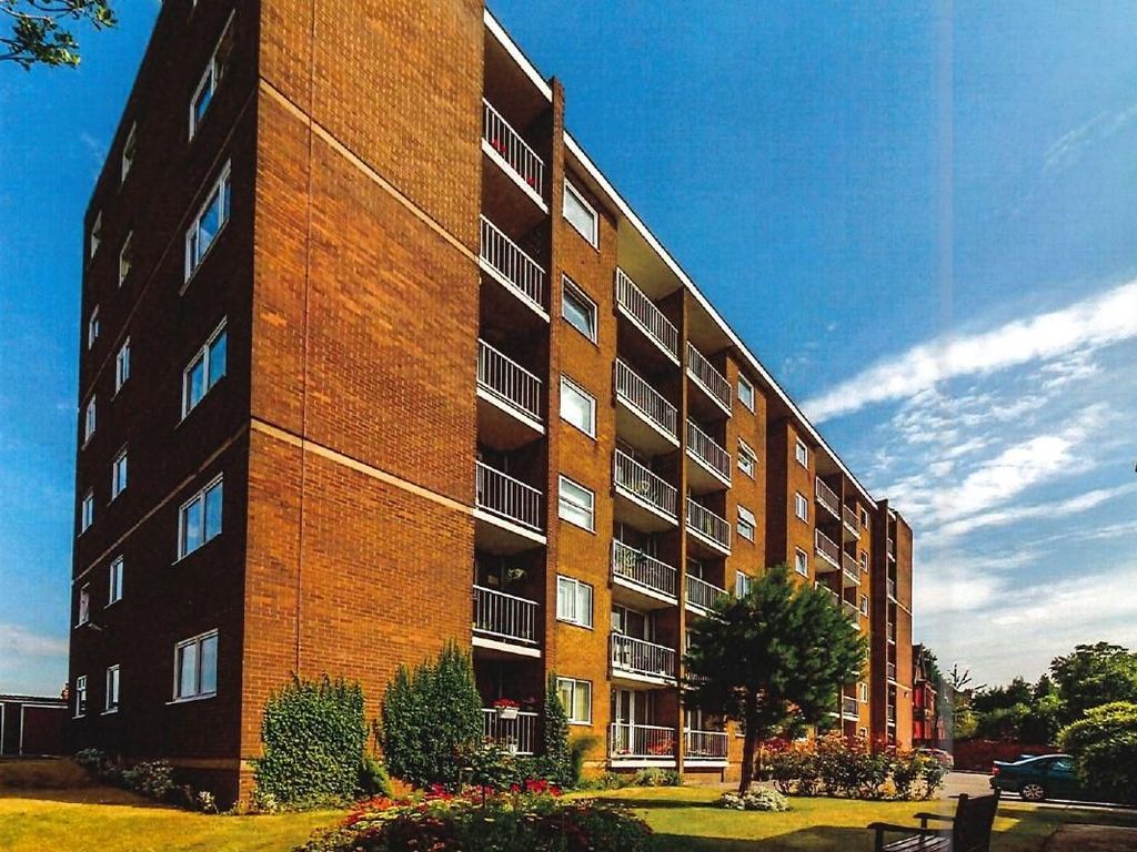 1 bed flat for sale in Doncaster Road, Clifton, Rotherham S65, £70,000