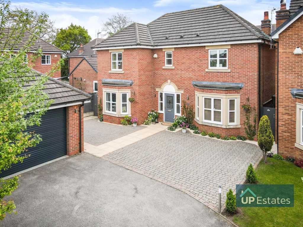 4 bed detached house for sale in Lysander Close, Burbage, Hinckley LE10