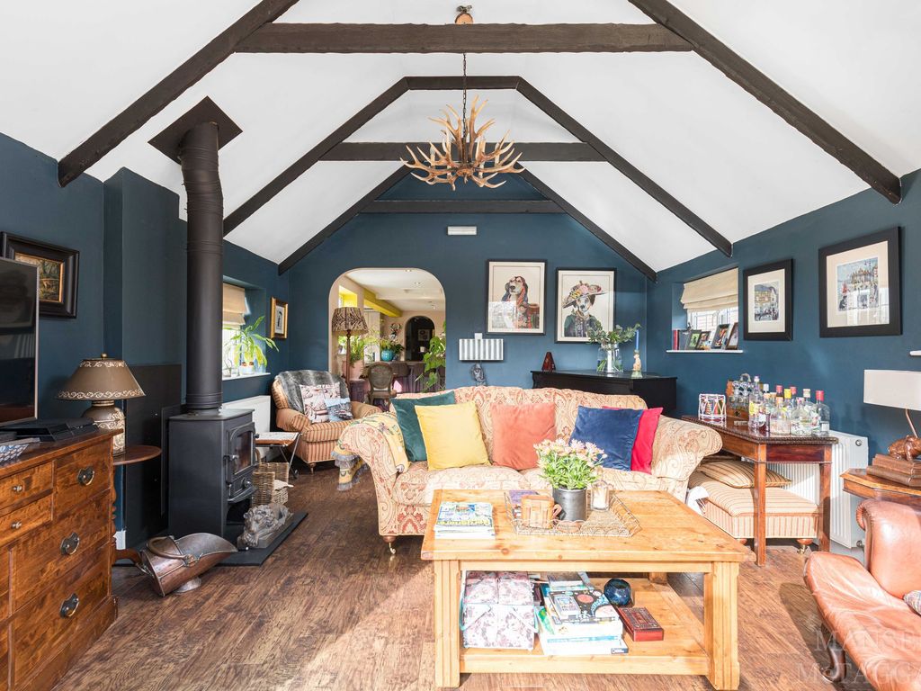 5 bed detached house for sale in Newchapel Road, Lingfield RH7, £